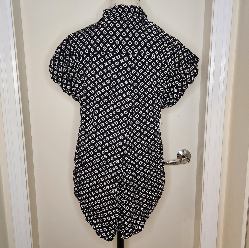 Short Sleeve Patterned Blouse - Picture 4 of 8